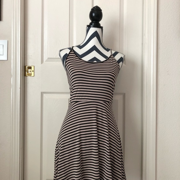 Tan and black striped sundress - Picture 4 of 4